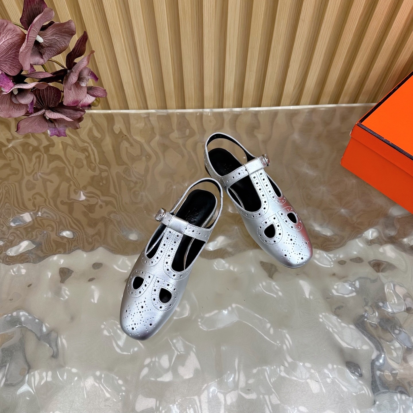 洗練された 上品 エルメス Kim パンプス スーパーコピー レディースシューズ シルバー-2
