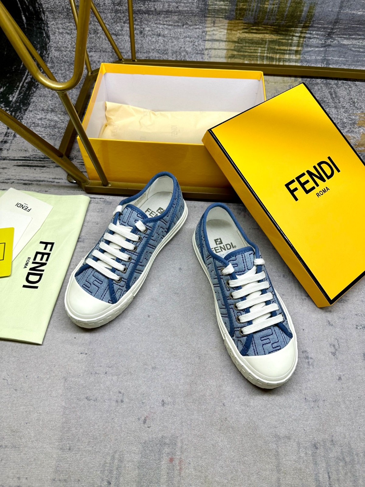 人気 FF デニム フェンディ スニーカー スーパーコピー 合わせやすい-2