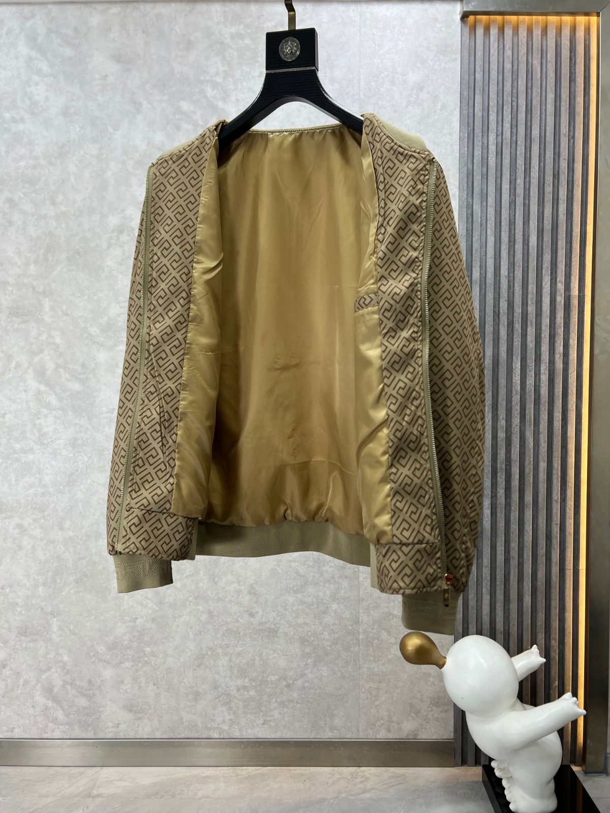 ヴェルサーチェ ジャケット コピー メンズ カジュアル グレカ総柄 ブルゾン-0