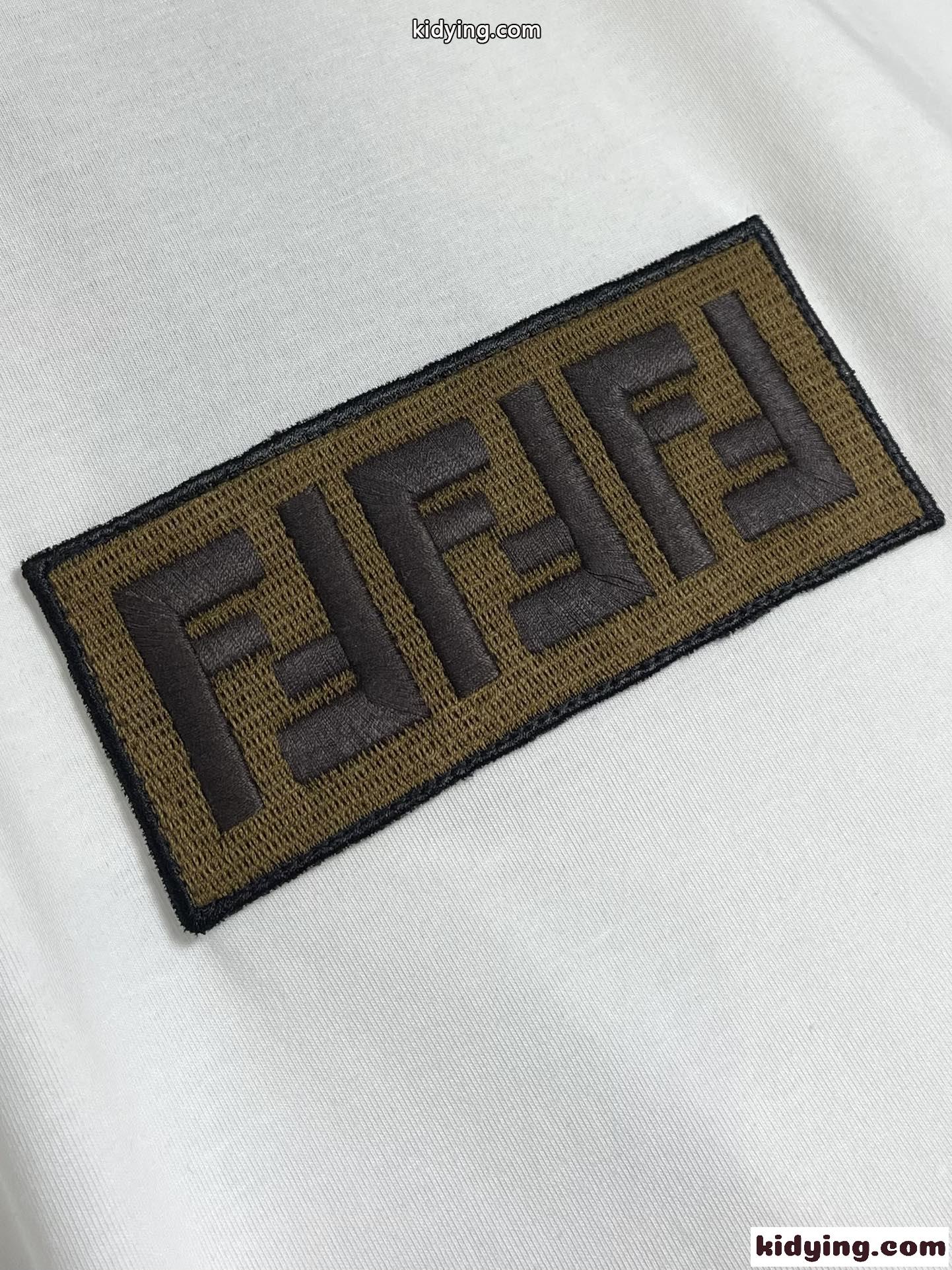 フェンディ 半袖Tシャツ コピー シンプル 合わせやすい クルーネック ホワイト-2