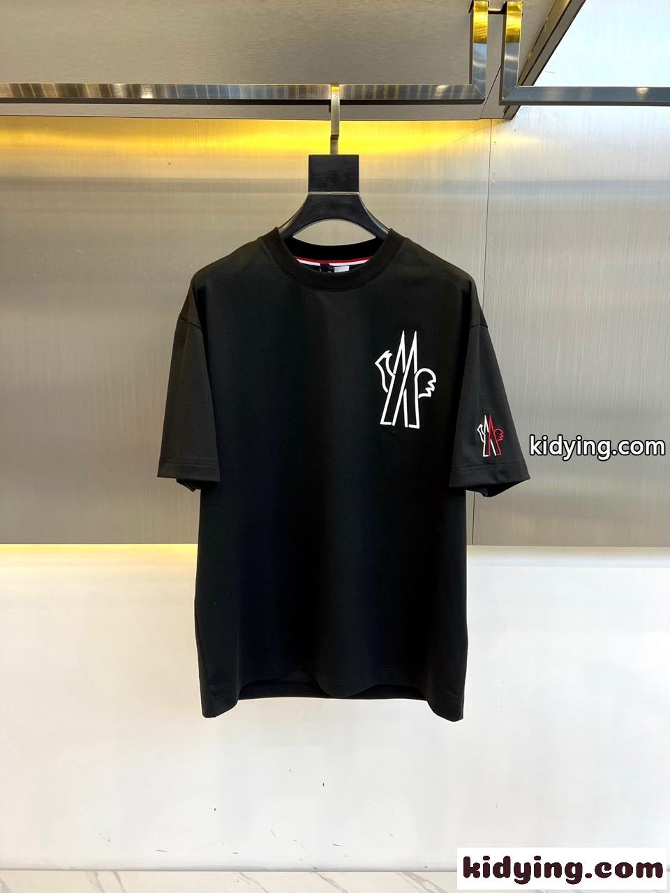 シンプル クルーネック 半袖Tシャツ モンクレール Tシャツ コピー ブラック-0