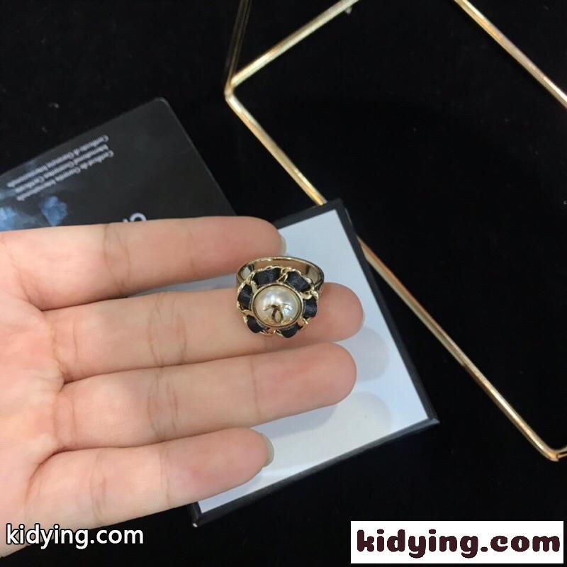 人気 洗練された シャネル 指輪 偽物 CCロゴ パール リング 合わせやすい-3