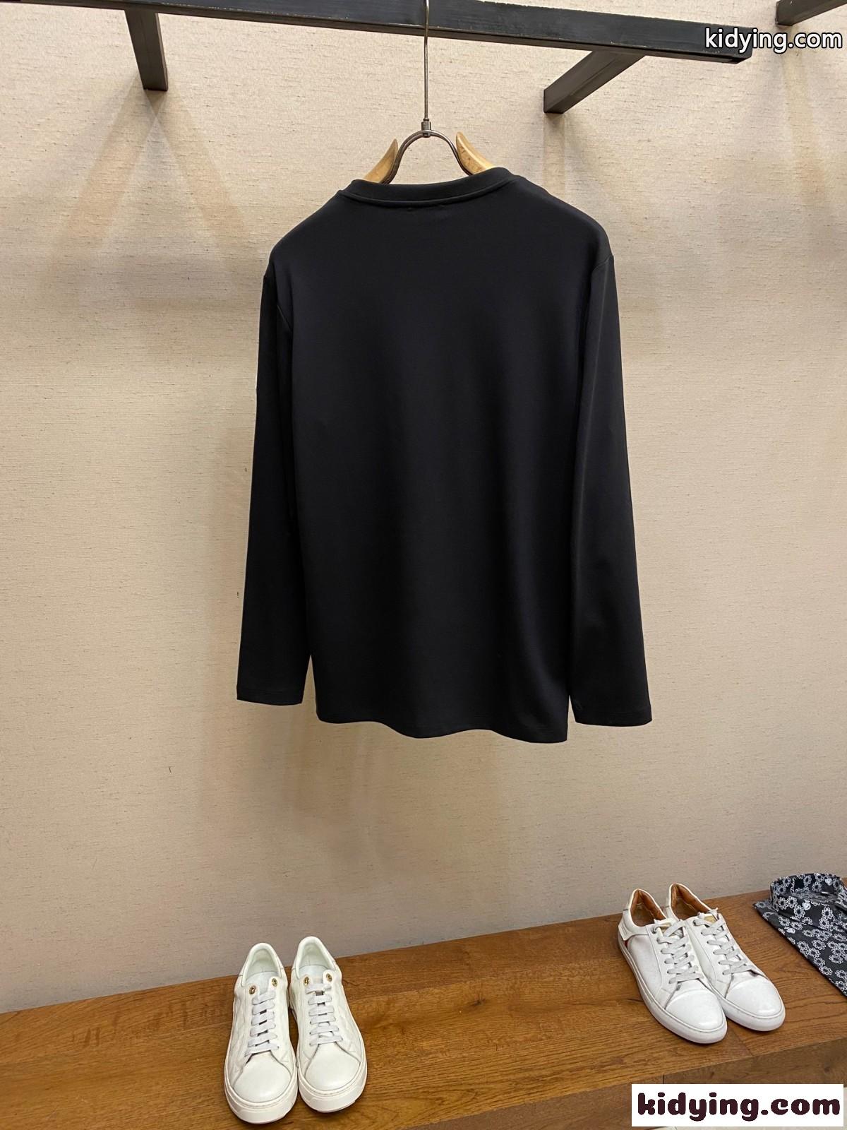 シンプル ロゴ入り クルーネック 長袖Tシャツ モンクレール Tシャツ 偽物 トップス-0