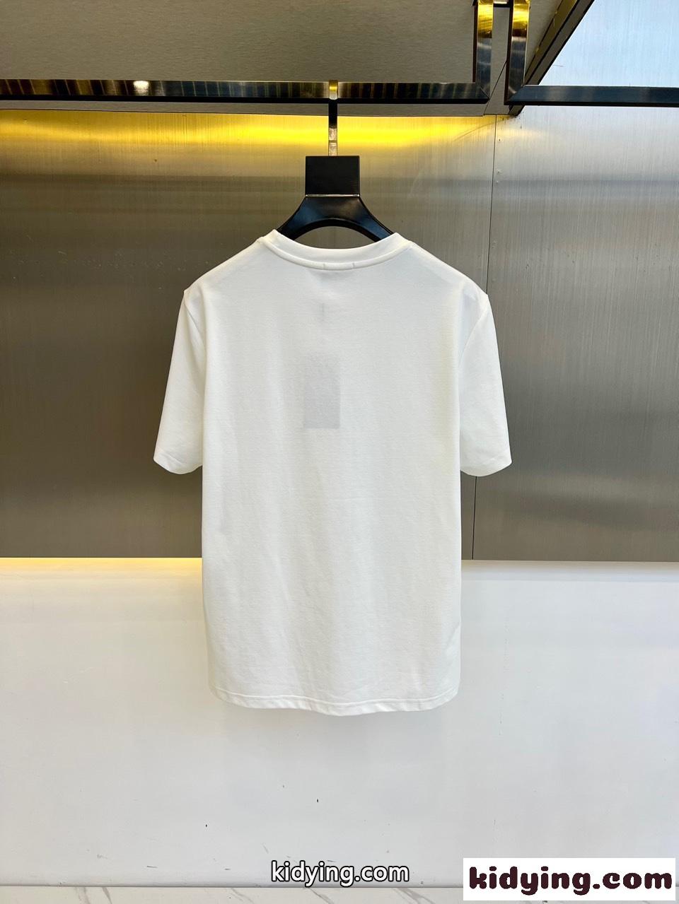 シンプル 合わせやすい 半袖Tシャツ フェンディ Tシャツ コピー クルーネック ホワイト-4