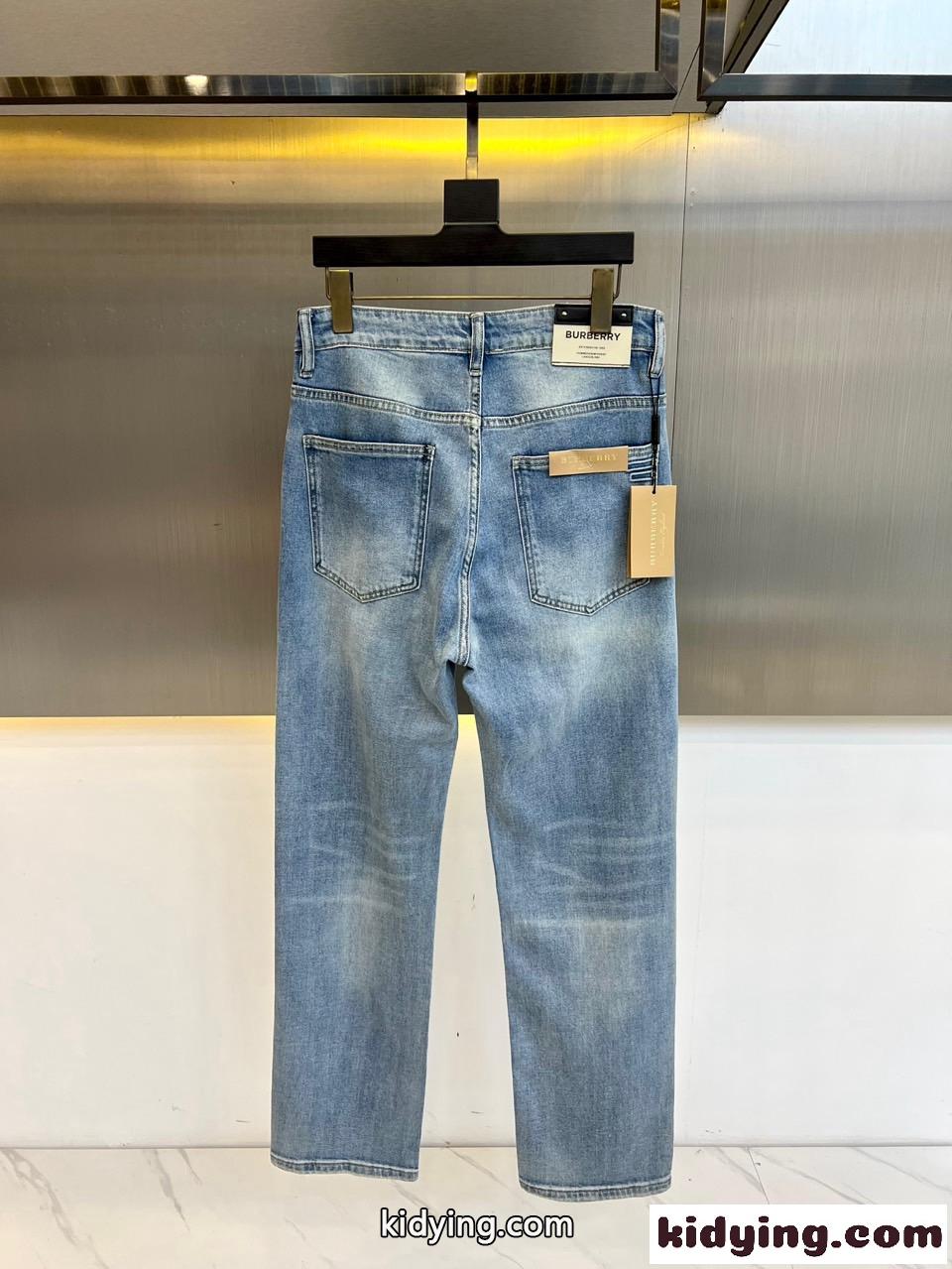 シンプル 合わせやすい デニムパンツ バーバリー ジーンズ 偽物 メンズ-1