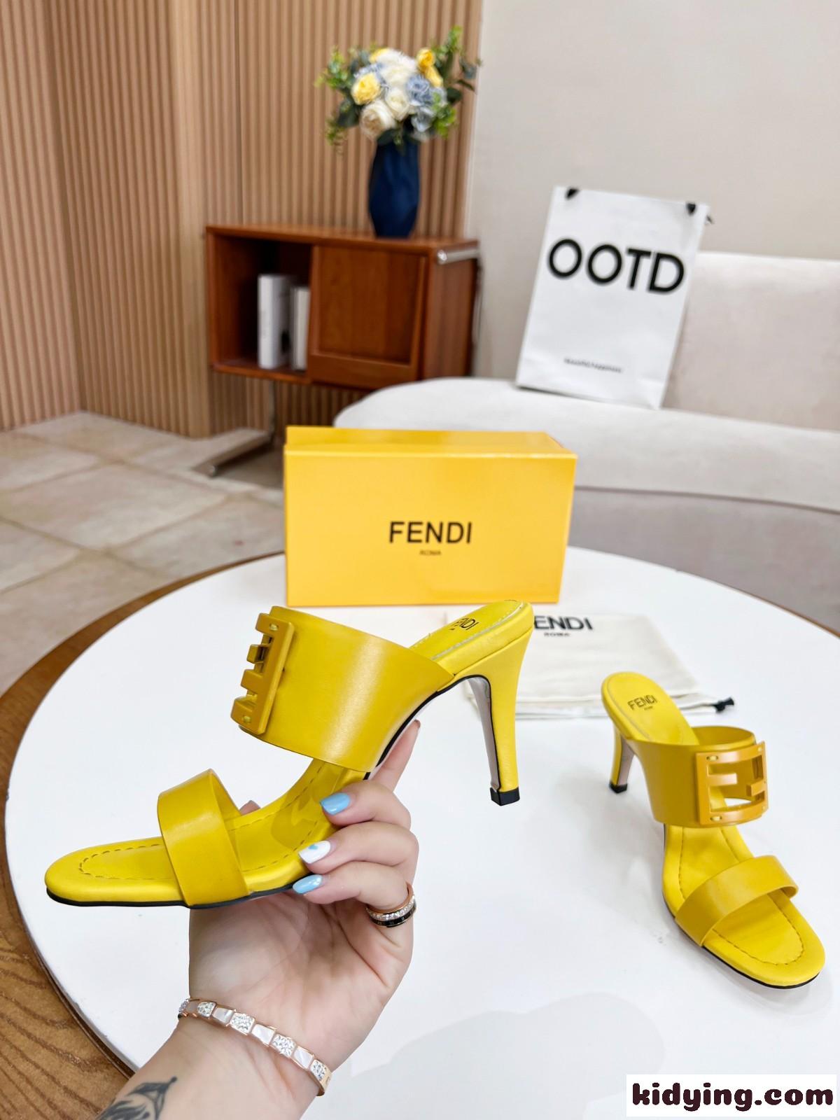 FFバゲット スティレットヒールサンダル フェンディ サンダル スーパーコピー イエロー-1