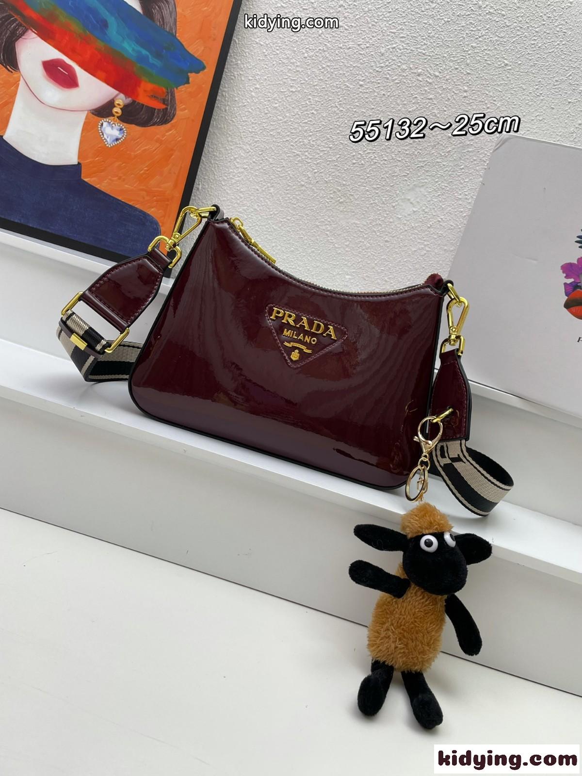 パテントレザー プラダ バッグ コピー 斜めがけ レディース ショルダーバッグ-0