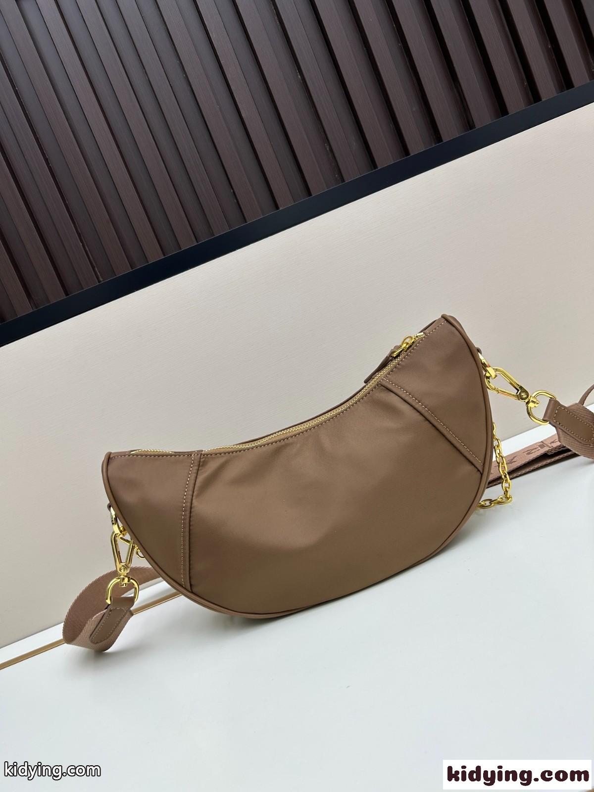 プラダ ドゥミ・リュンヌ Re-Nylon ショルダーバッグ コピー ブラウン-1