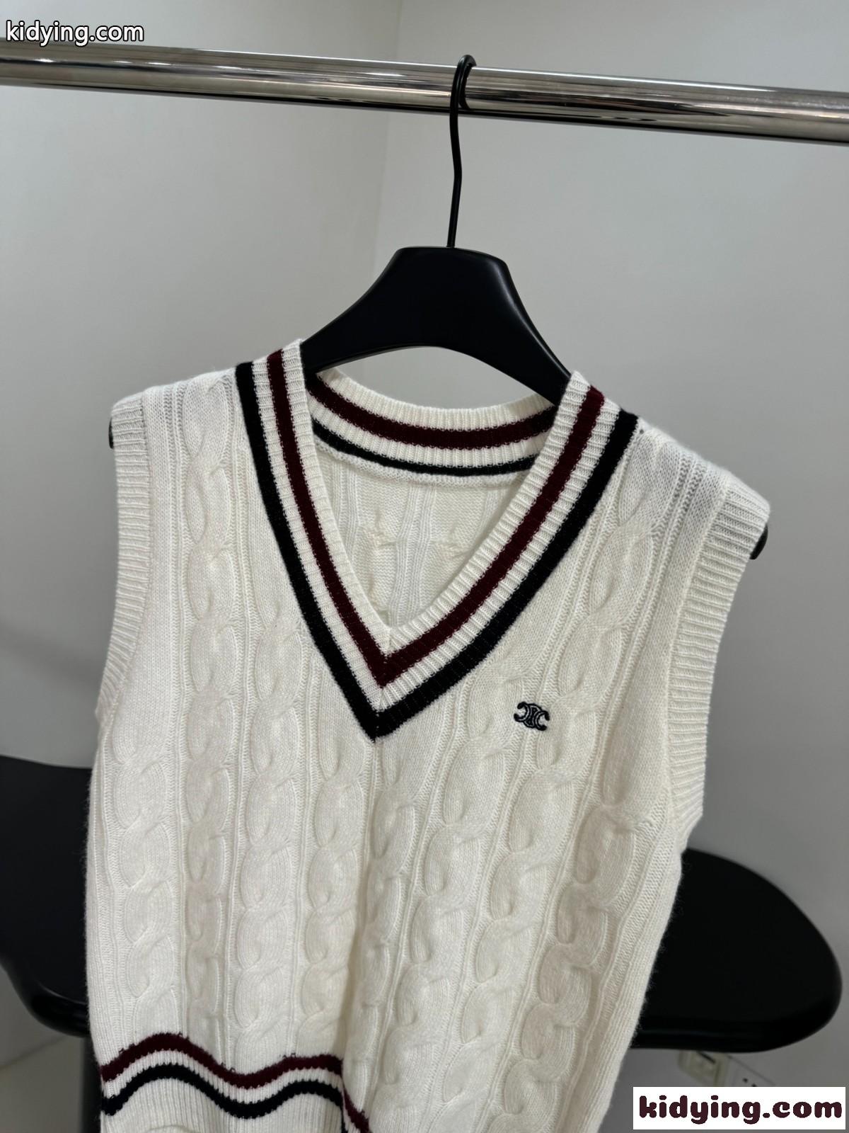 ケーブル編み トリオンフ刺繍 ニットベスト セリーヌ ニット コピー ウール-1