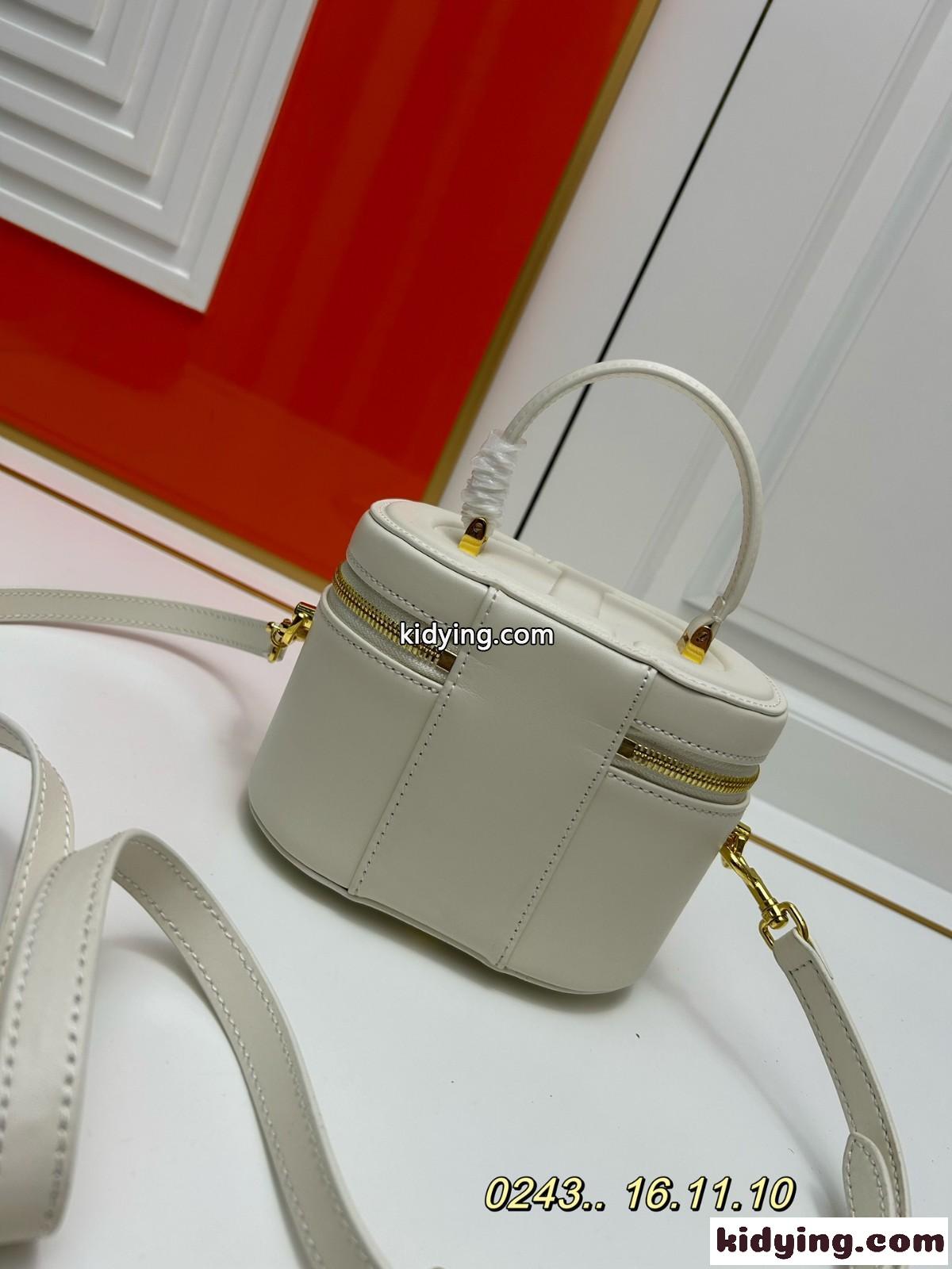 コロンとした形が可愛い DIOR SIGNATURE ヴァニティ スモール ショルダーバッグ コピー ホワイト-2