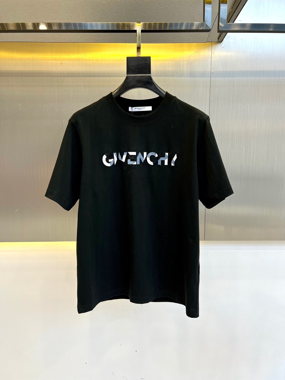 定番 カジュアル ロゴ入り 半袖Tシャツ ジバンシィ Tシャツ コピー ブラック-0