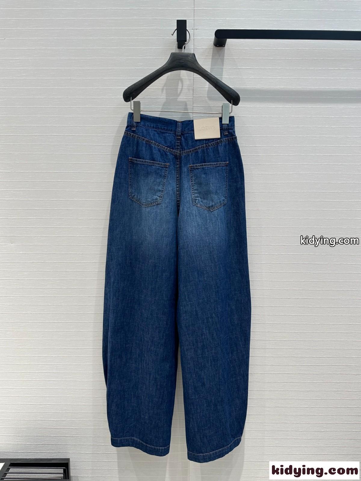 合わせやすい 着痩せ デニムパンツ ロエベ パンツ コピー ジーンズ-4