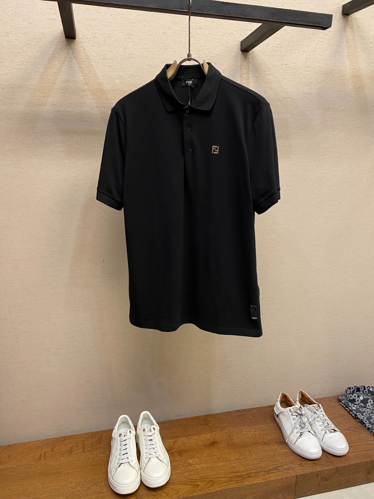 シンプル コットンピケ 半袖ポロシャツ フェンディ Tシャツ コピー ブラック-0