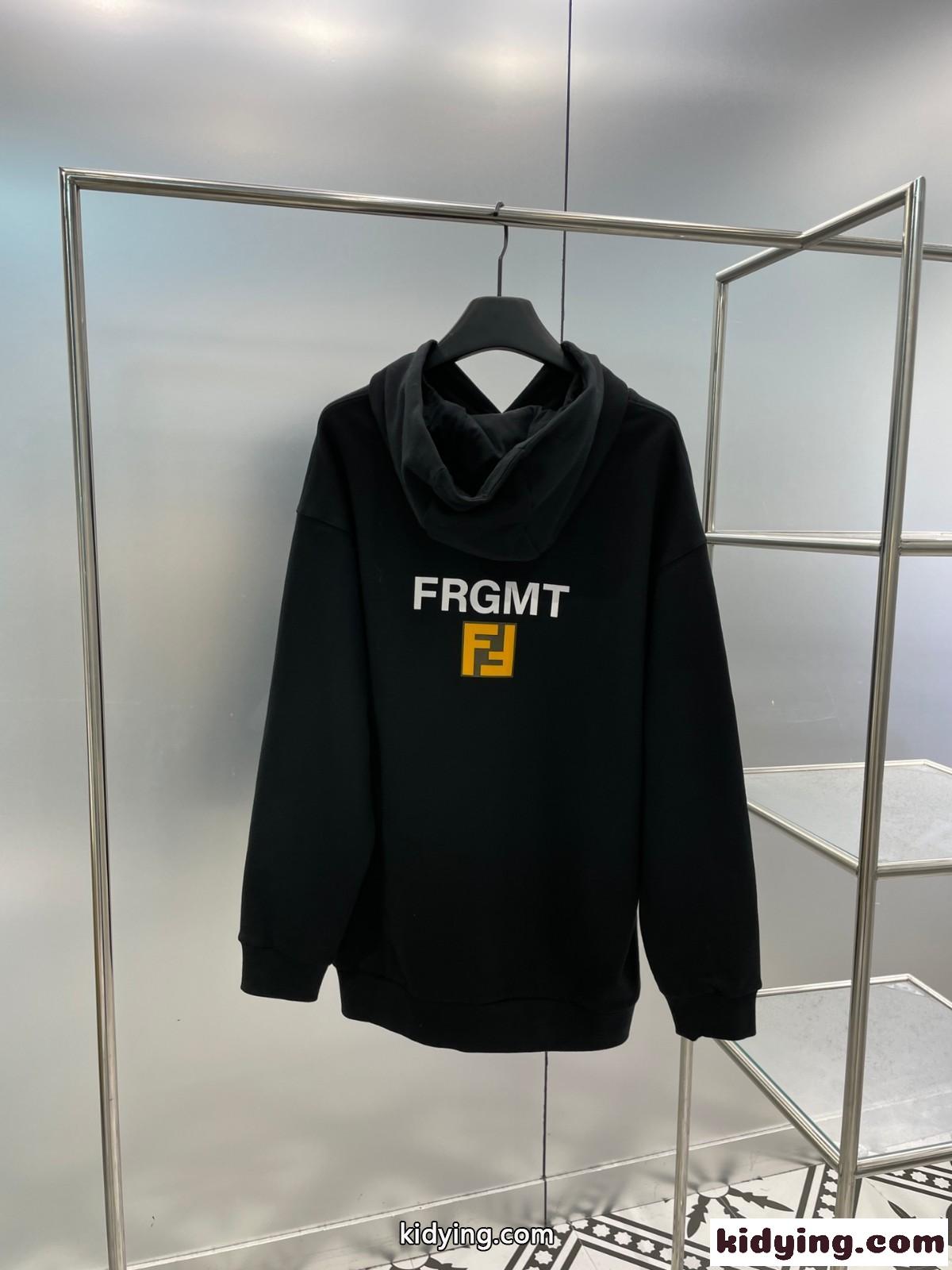 FENDI x FRGMT x POKEMON スウェットシャツ フェンディ パーカー コピー ブラック-1