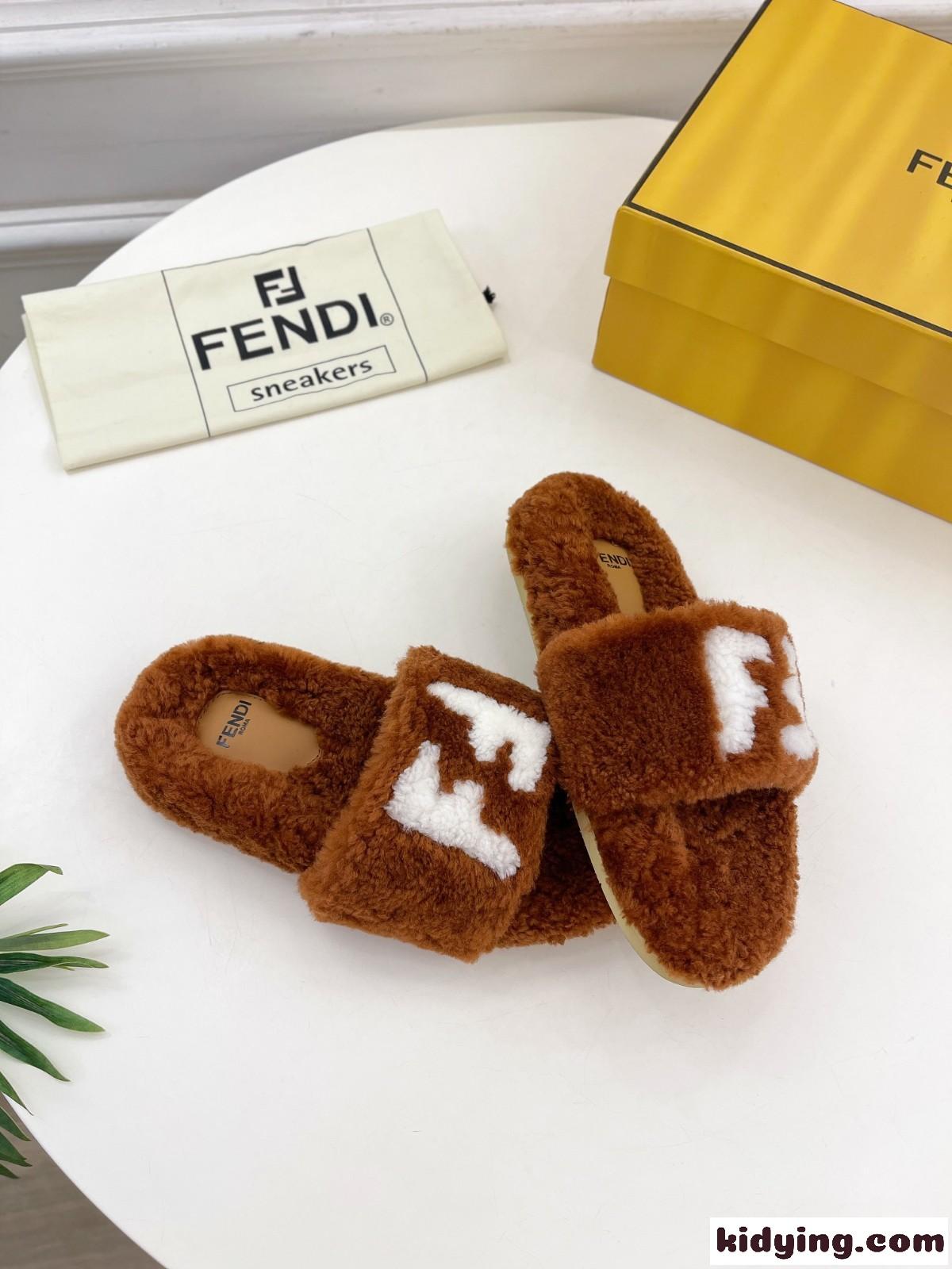 もこもこ お洒落 フェンディ サンダル コピー 秋冬サンダル ブラウン-1