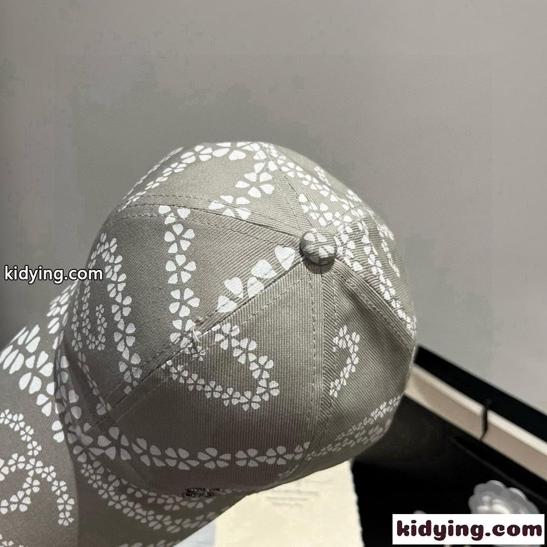 上品 お洒落 プリント ベースボールキャップ シャネル 帽子 偽物 グレー-0