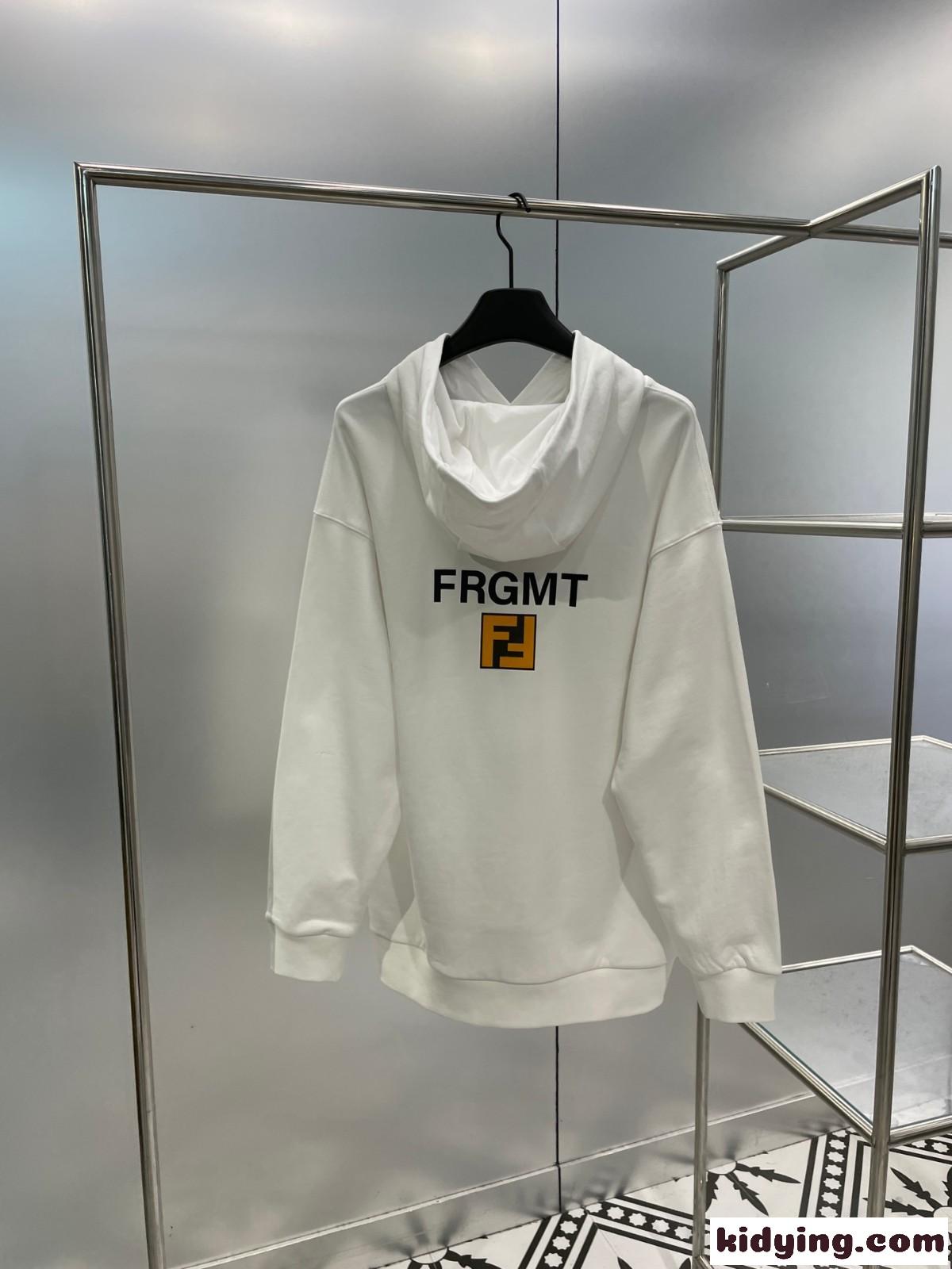 FENDI x FRGMT x POKEMON スウェットシャツ フェンディ パーカー コピー ホワイト-1