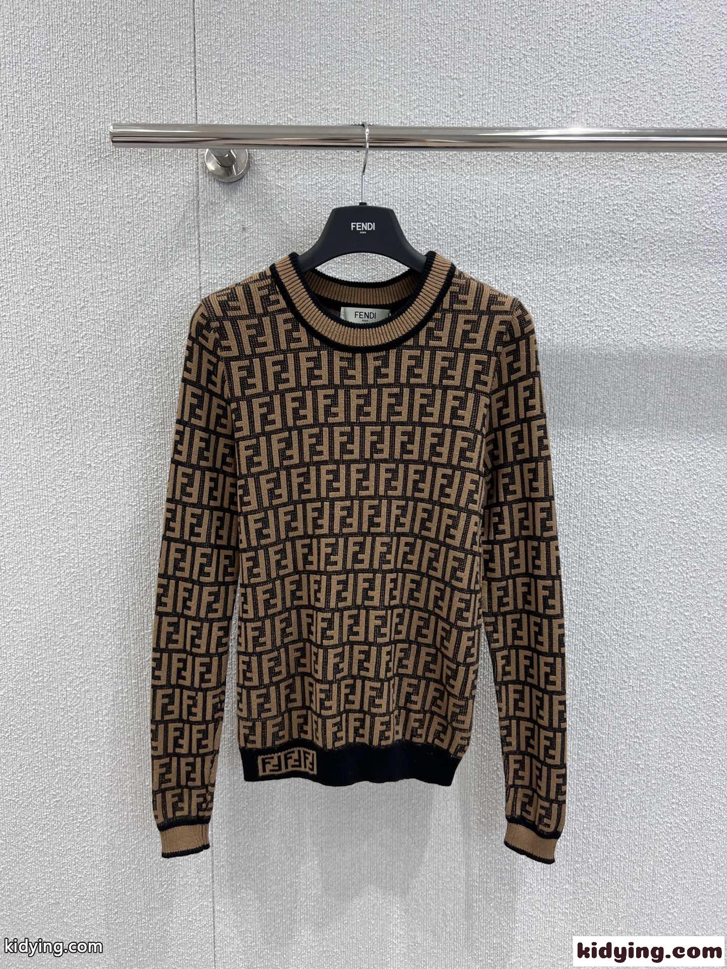 フェンディ セーター 偽物 FFロゴ クルーネック プルオーバー ブラウン-0
