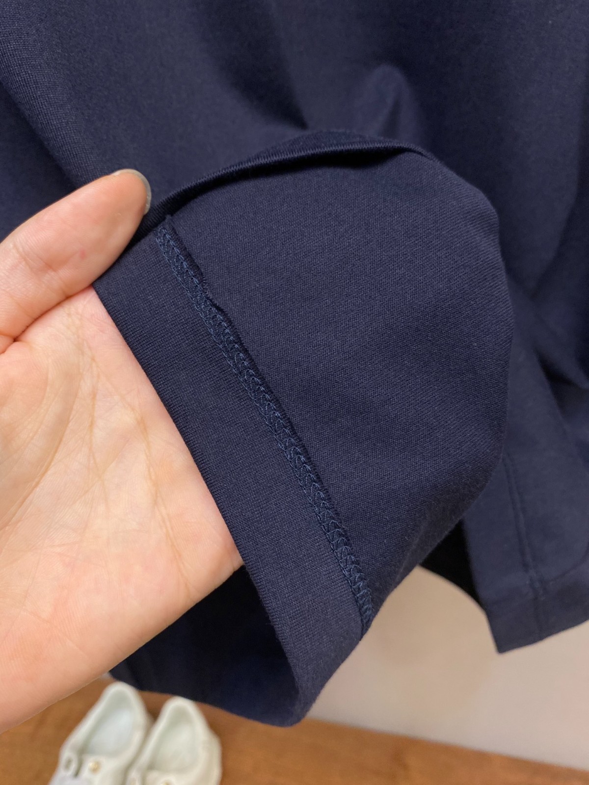 洗練された ロゴ刺繍 クルーネック アルマーニ Tシャツ 偽物 コットン ネイビー-4