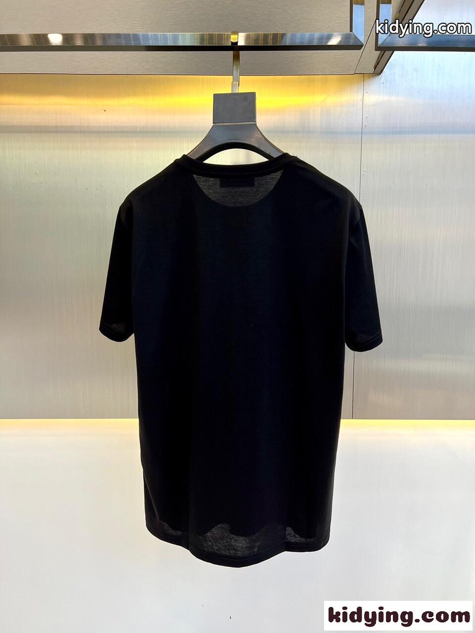 男女兼用 シンプル クルーネック 半袖Tシャツ プラダ Tシャツ コピー ブラック-3