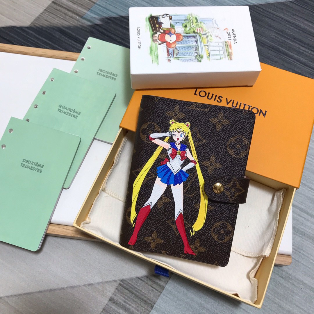 ルイヴィトン 手帳 コピー 美少女戦士 アニメーション 6穴 アジェンダPM モノグラム ブラウン アルドワーズ メンズ カード入れ カード-0