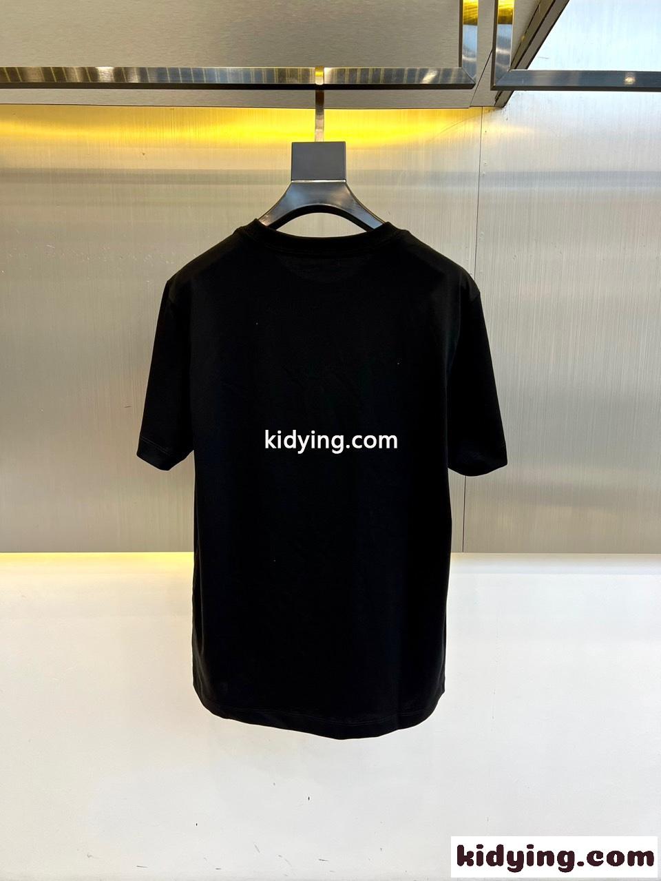 シンプル お洒落 クルーネック 半袖Tシャツ アルマーニ Tシャツ コピー ブラック-4