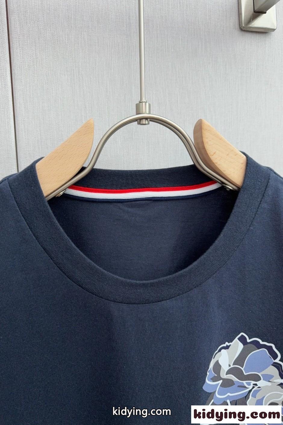 トムブラウン Tシャツ コピー プリント コットン 半袖Tシャツ クルーネック-2