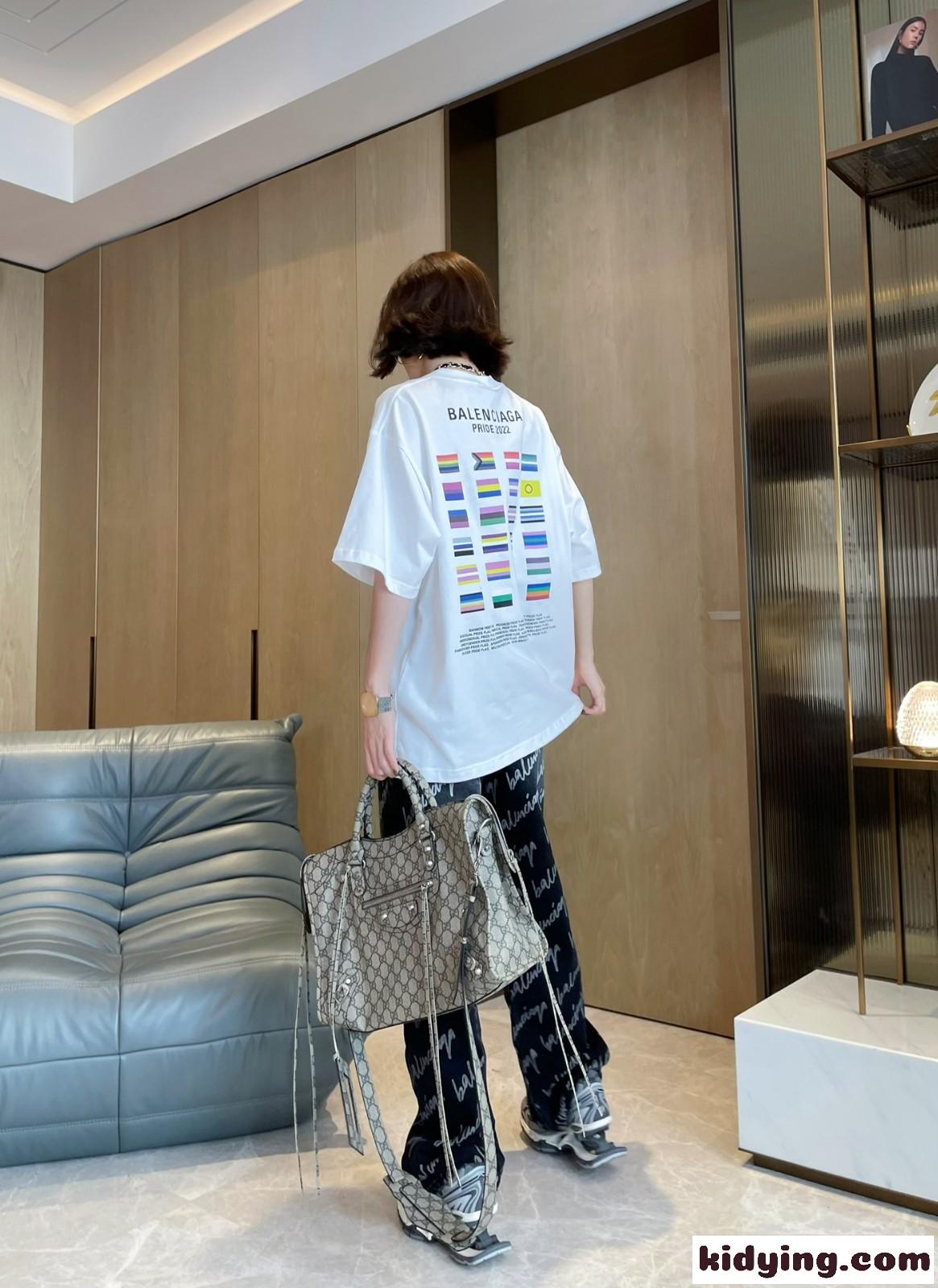 男女兼用 カジュアル バレンシアガ 半袖tシャツ コピー 体型カバー お洒落 ゆったり トップス-4