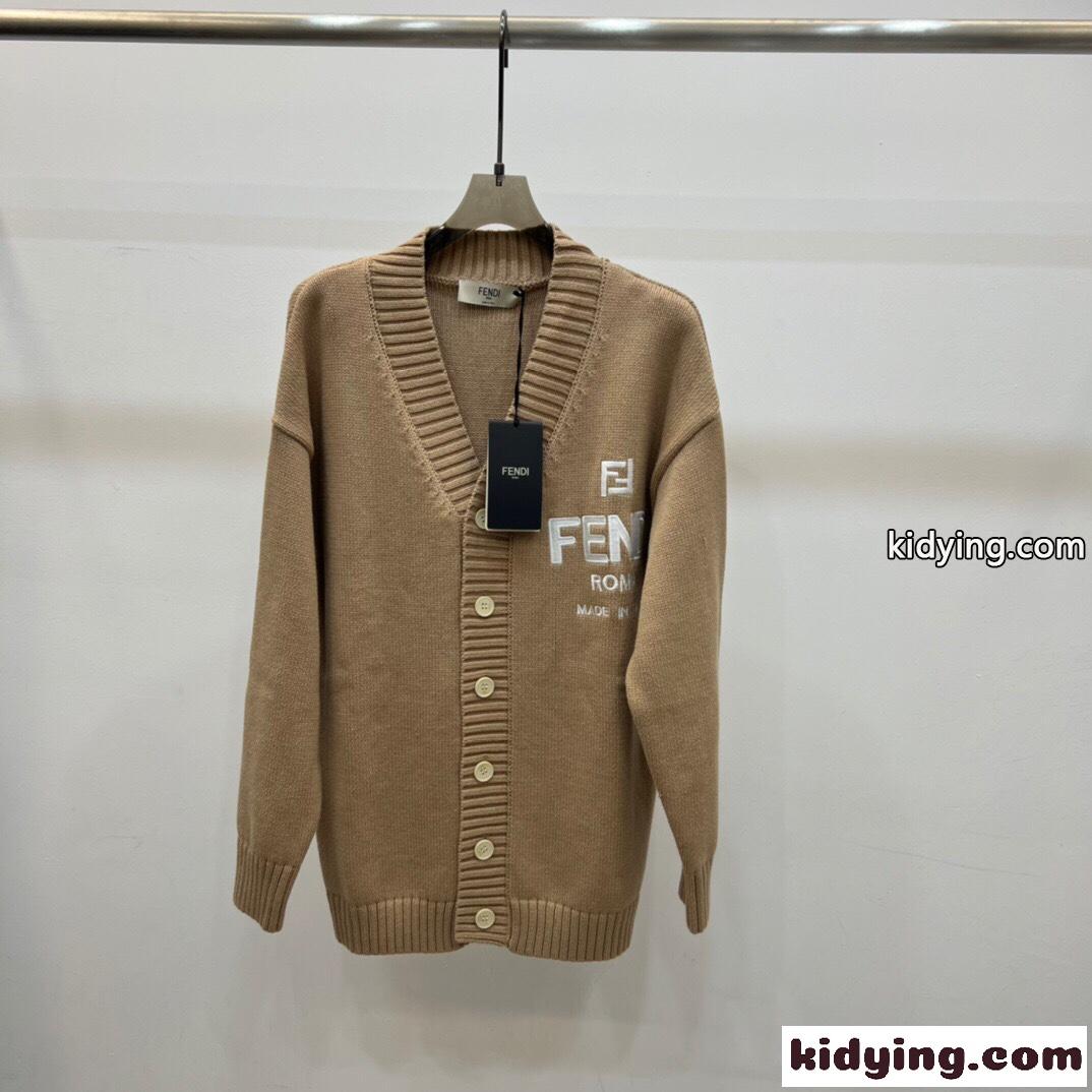 フェンディ ニット コピー レディース 定番 ロゴ刺繍 Vネック ニットカーディガン-0