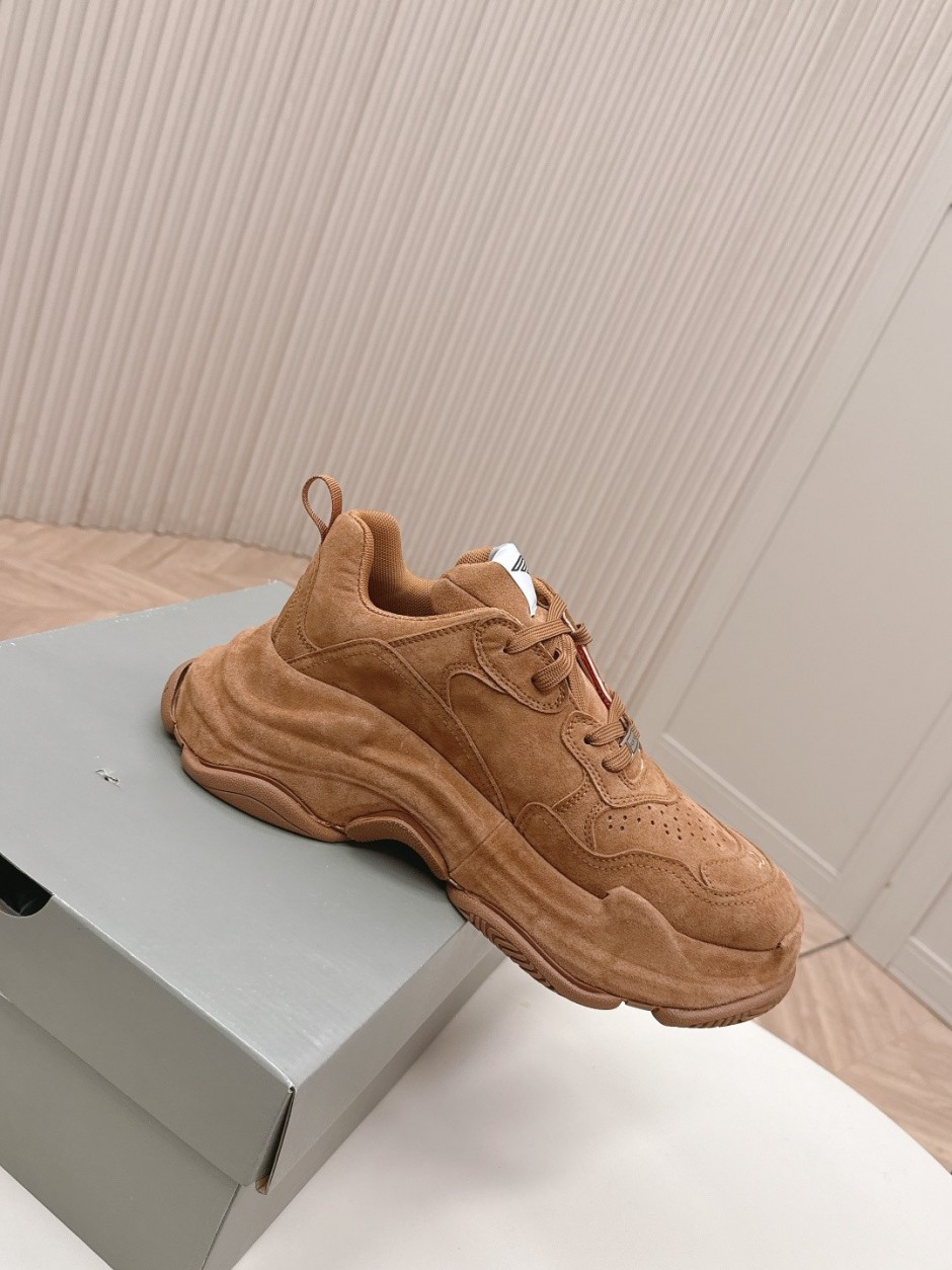バレンシアガ TRIPLE S SPORTY スエード スニーカー スーパーコピー キャメル-3