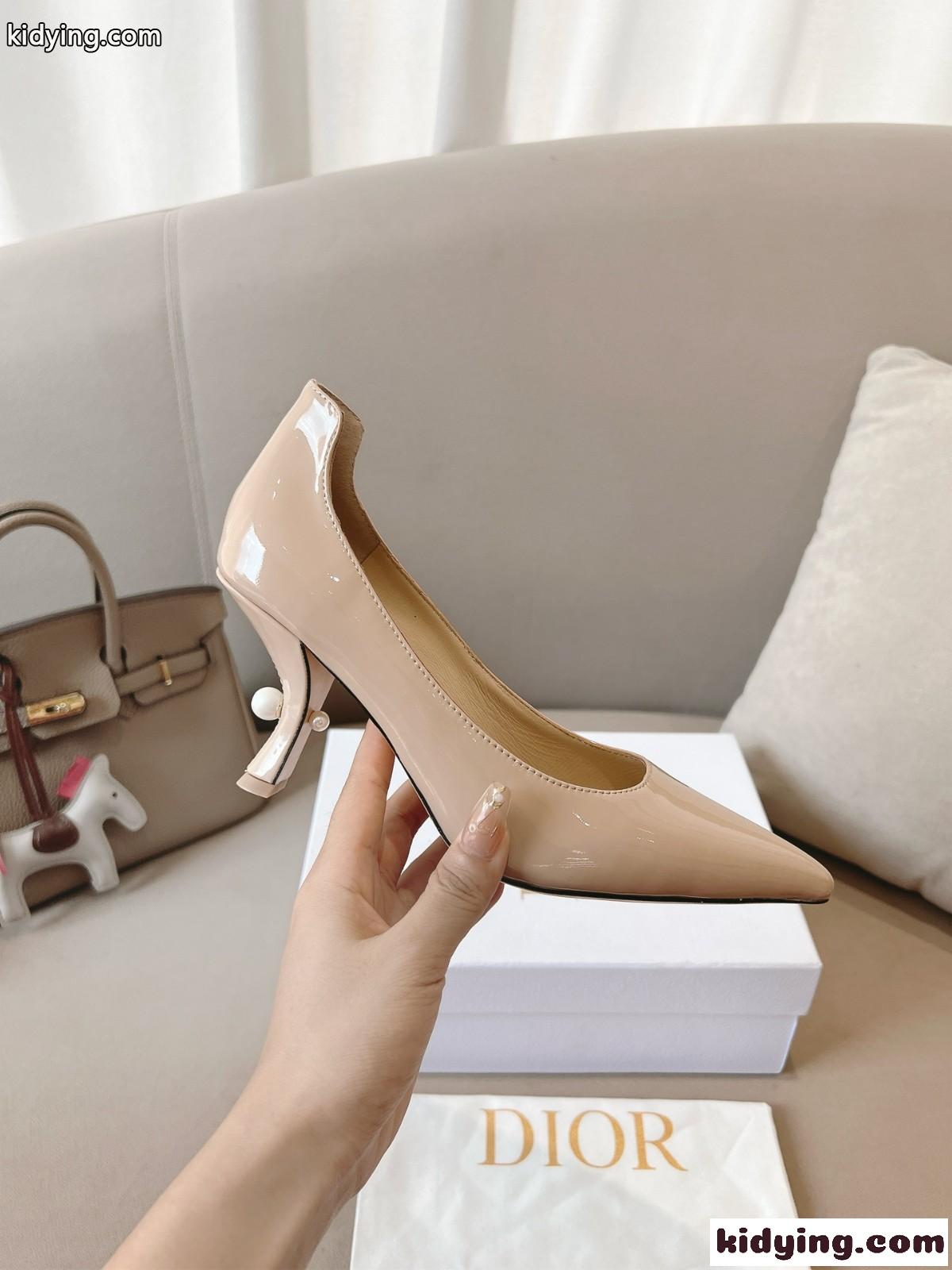 女子力アップ パテントレザー Dior Tribales パンプス クリスチャン・ディオール パンプス コピー ベージュ-4