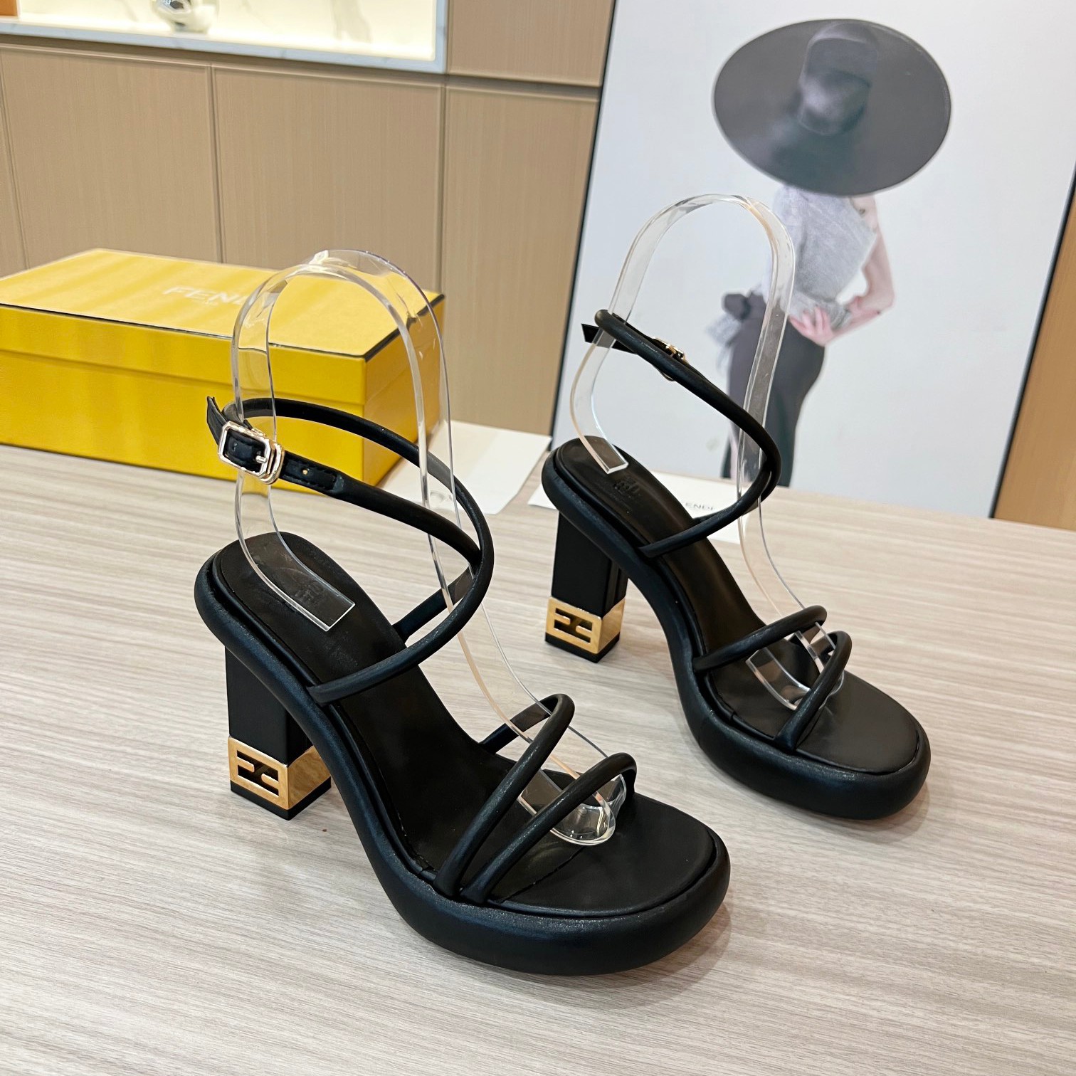 人気 シンプル フェンディ バゲットサンダル コピー レディース ブラック-2