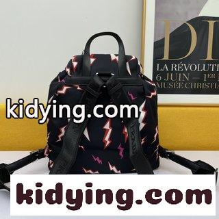 プラダバックパック コピー  手作りのディテールがはっきりしており 軽いオリジナルの防水生地はずっと多くの人に人気がある-2