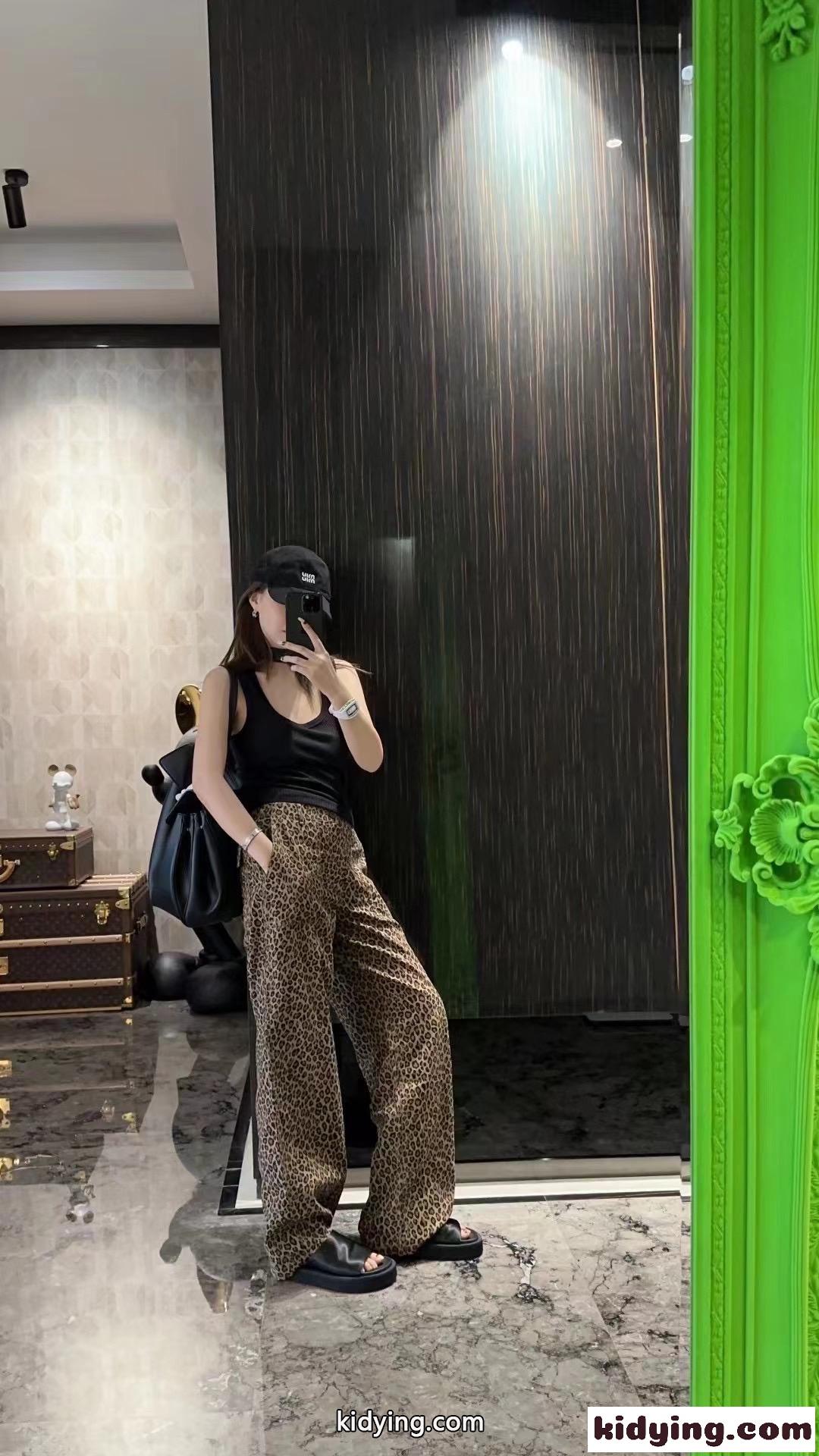 YSL サン ローラン メンズ ズボンコピー カジュアルパンツ ビョウ柄 ゆったり 柔軟 人気 ブラウン-0