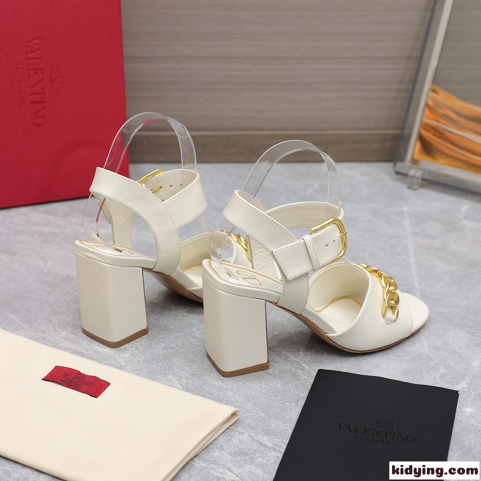 シンプル Vロゴ チェーン ストラップサンダル 8cm ヴァレンティノ サンダル コピー ホワイト-4