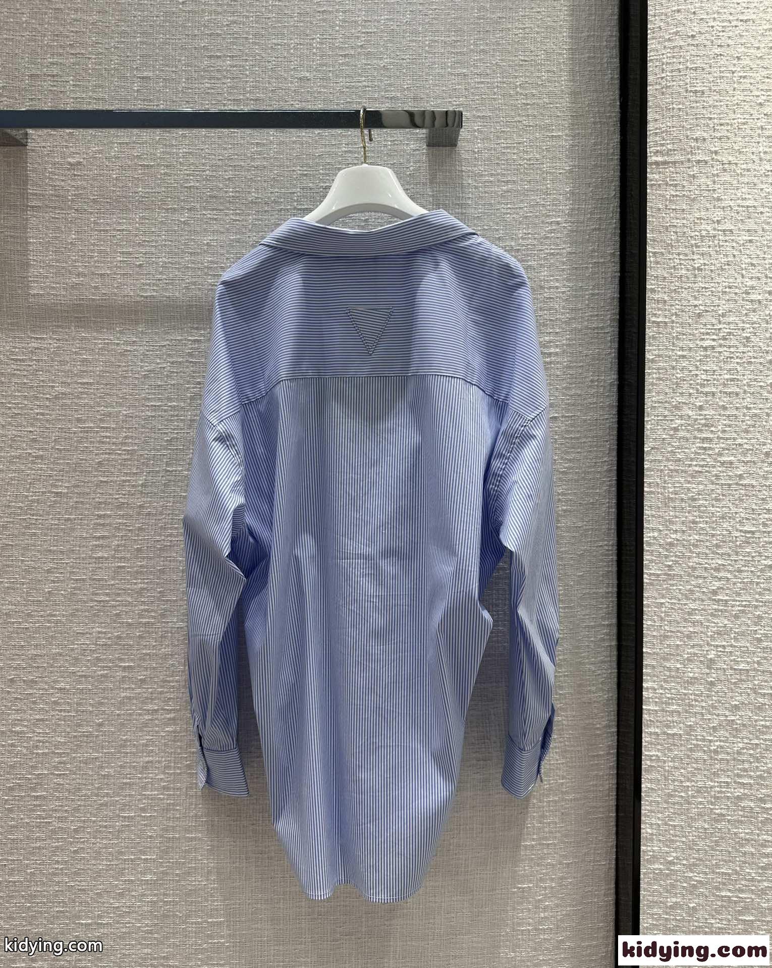 エレガント ストライプ ロゴブローチ付 プラダ シャツ コピー ブルー-4