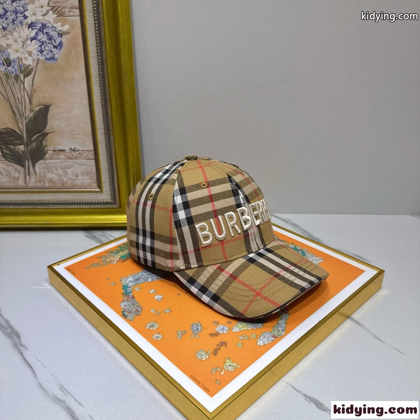 バーバリー キャップ 偽物 定番 チェック柄 刺繍入り 帽子 ユニセックス-1
