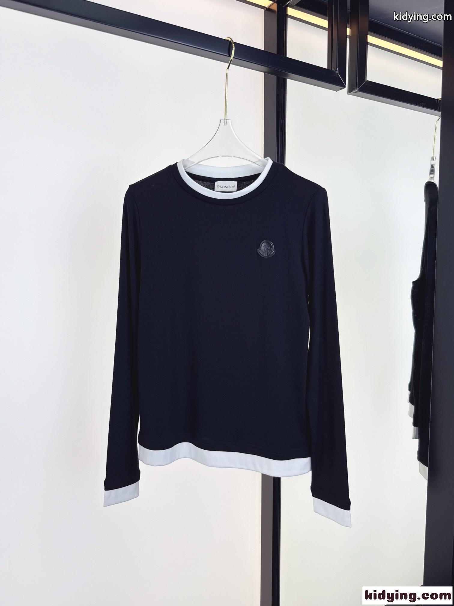 洗練された お洒落 重ね着風 長袖Tシャツ モンクレール Tシャツ 偽物 ブラック-2