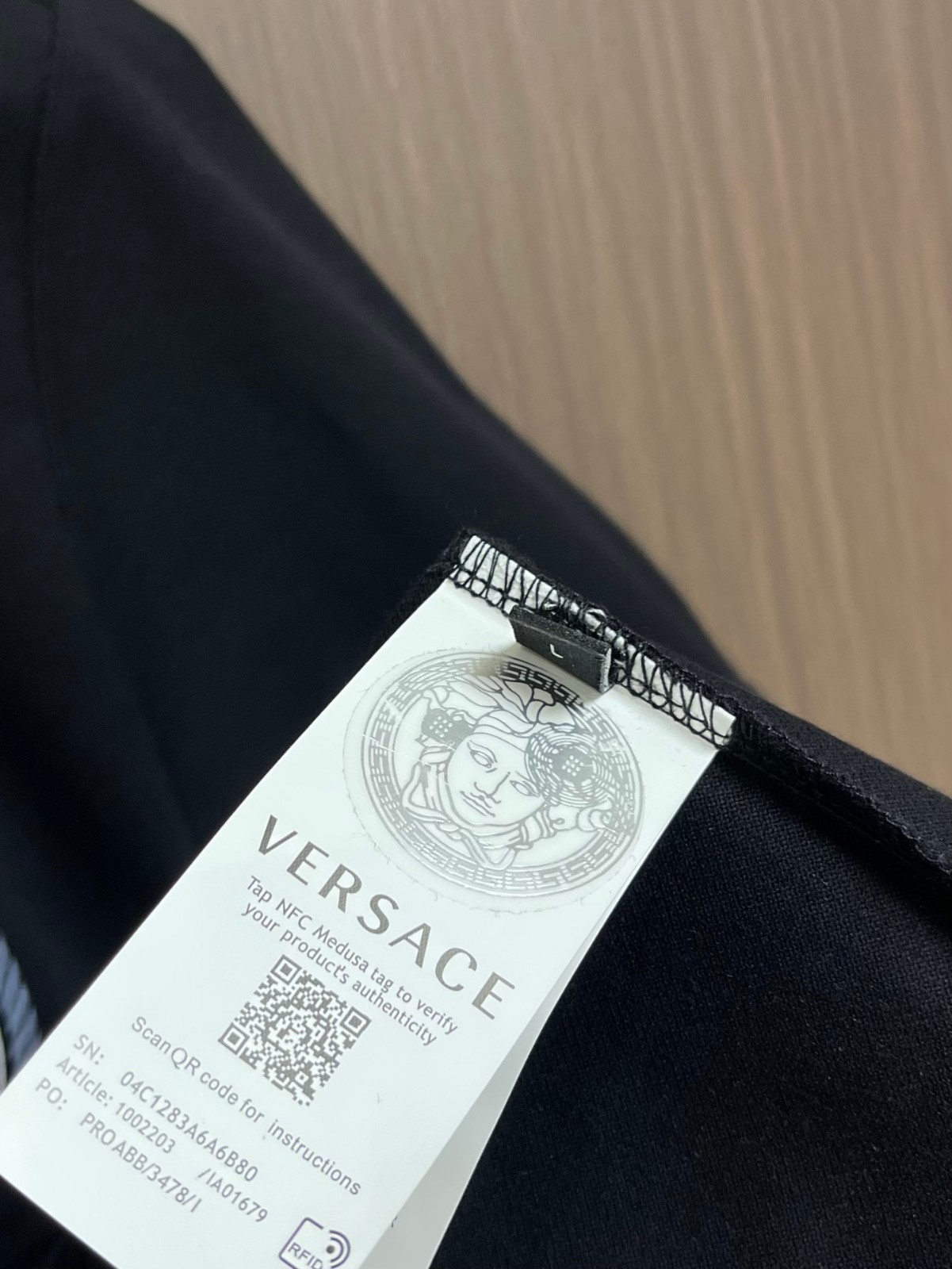 ノーティカル メドゥーサ ポロシャツ ヴェルサーチェ Tシャツ スーパーコピー ブラック-3