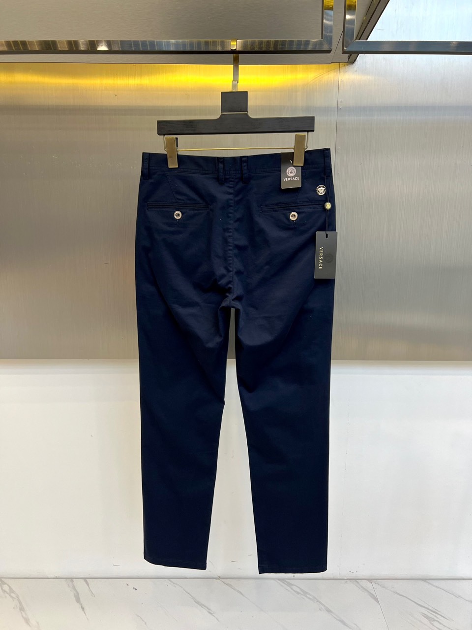 洗練された 上品 合わせやすい ヴェルサーチ パンツ 偽物 メンズ チノパンツ ネイビー-1