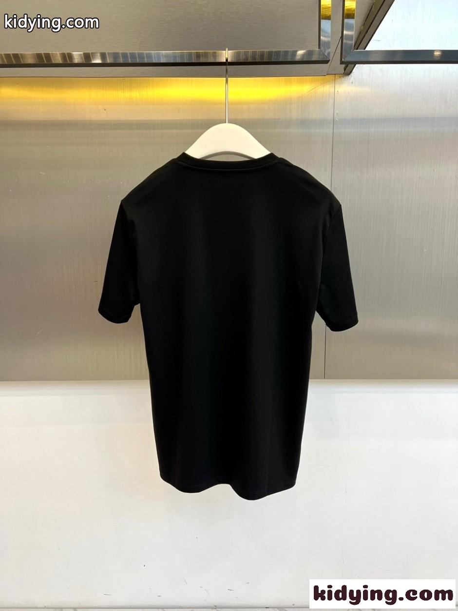 カジュアル 洗練された 半袖Tシャツ サルヴァトーレ・フェラガモ Tシャツ 偽物 ブラック-4