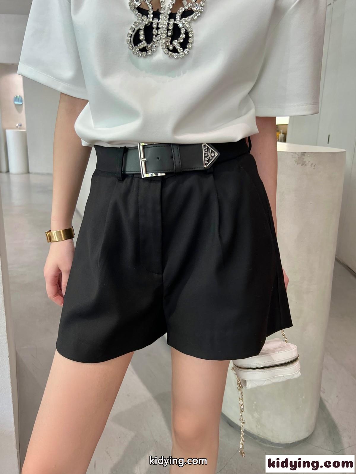 上品 高級感 ロゴ プラダ パンツ コピー レディース 人気 ハイウエスト ショートパンツ-5