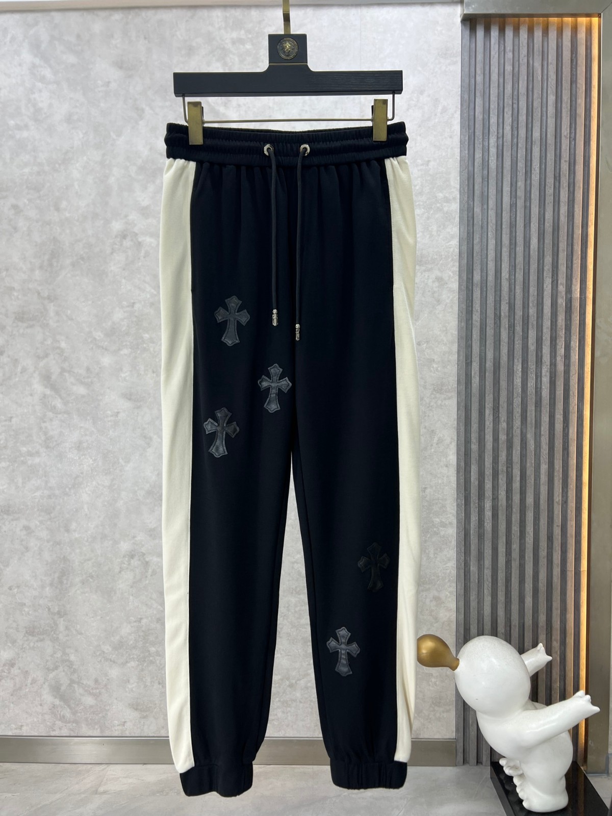 クロムハーツ パンツ コピー クロスパッチ カジュアル 合わせやすい-1