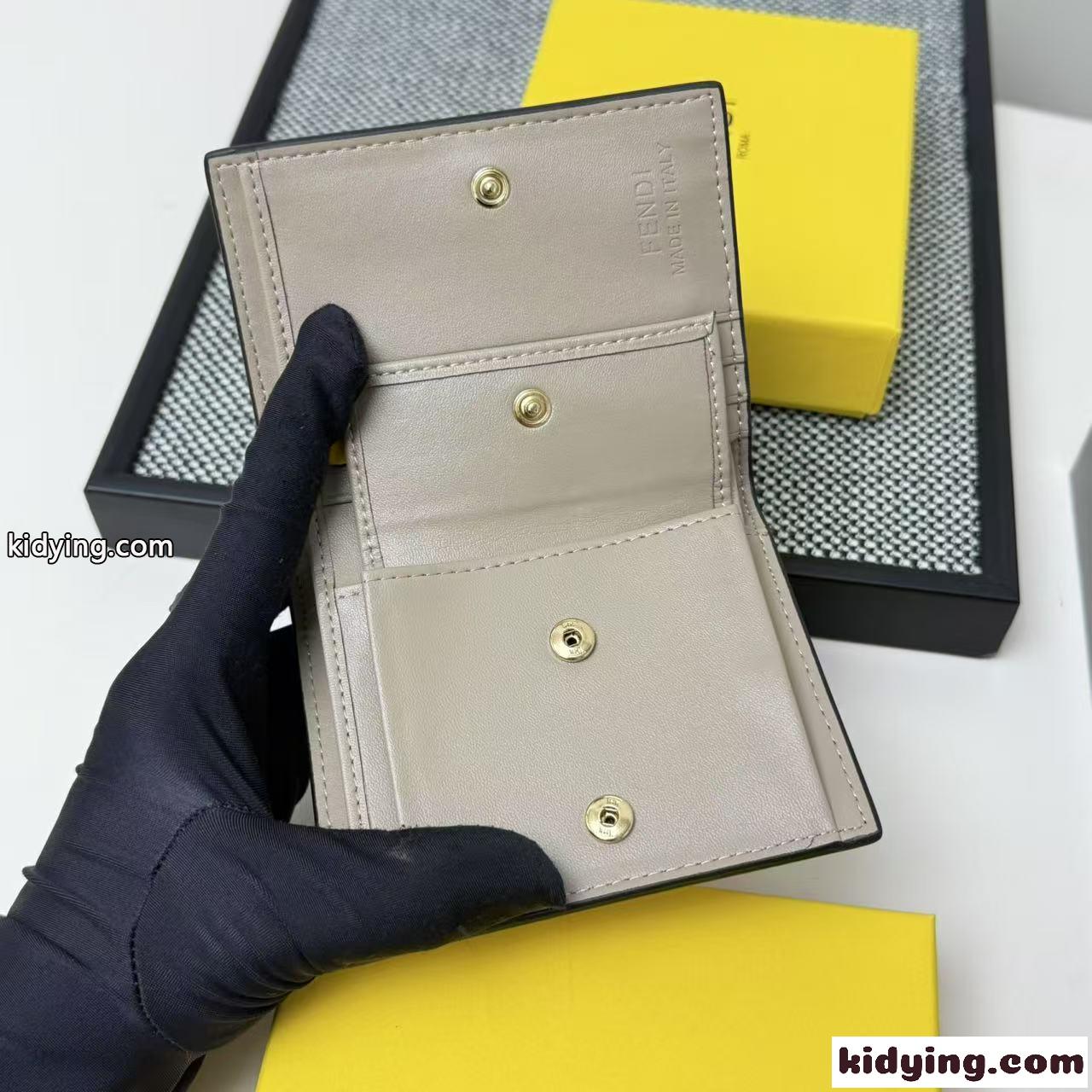 シンプル 小銭入れ付き 2つ折り財布 フェンディ 財布 スーパーコピー グレー-3