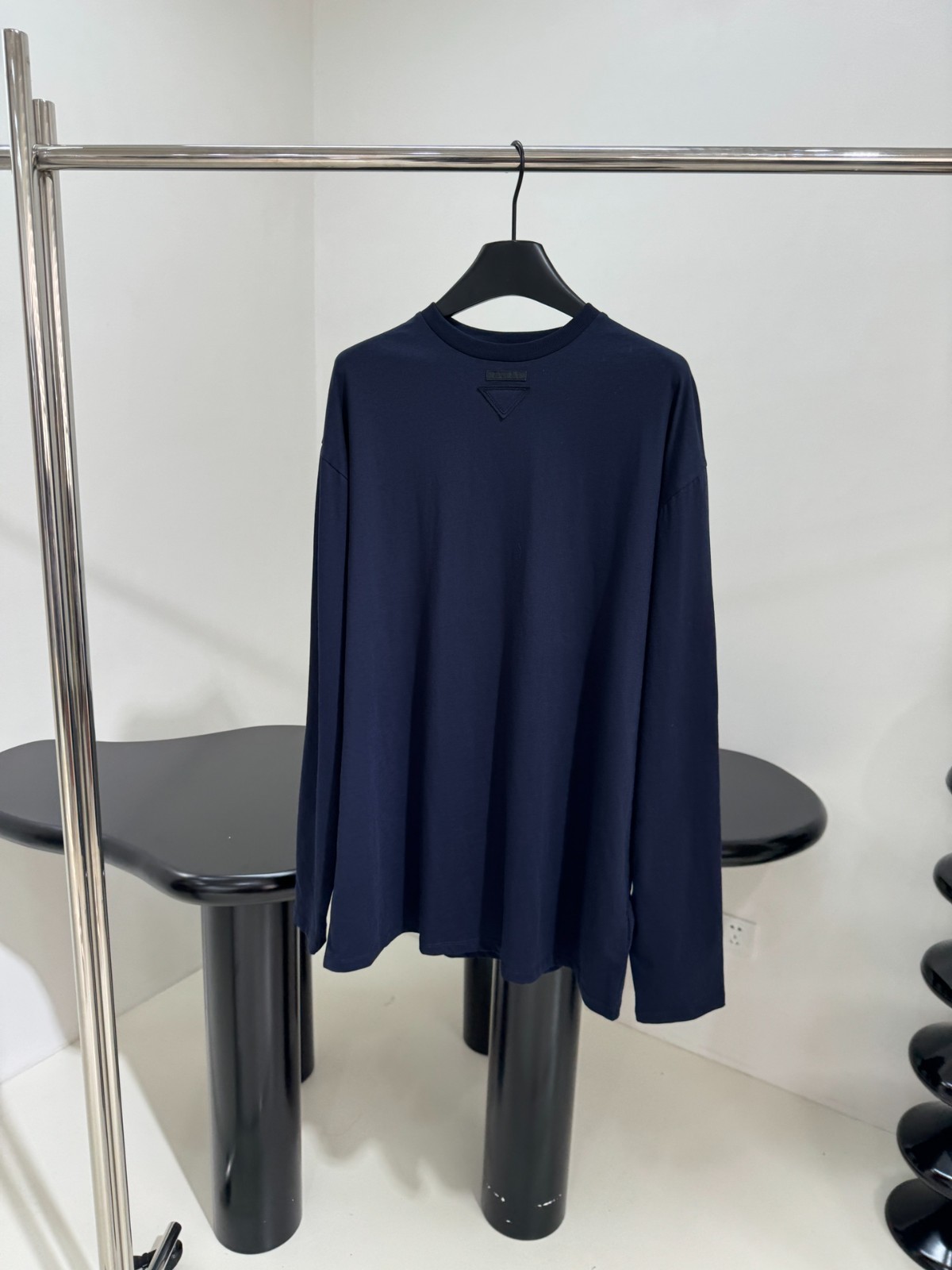 シンプル カジュアル 長袖Tシャツ プラダ Tシャツ コピー ユニセックス ネイビー-1