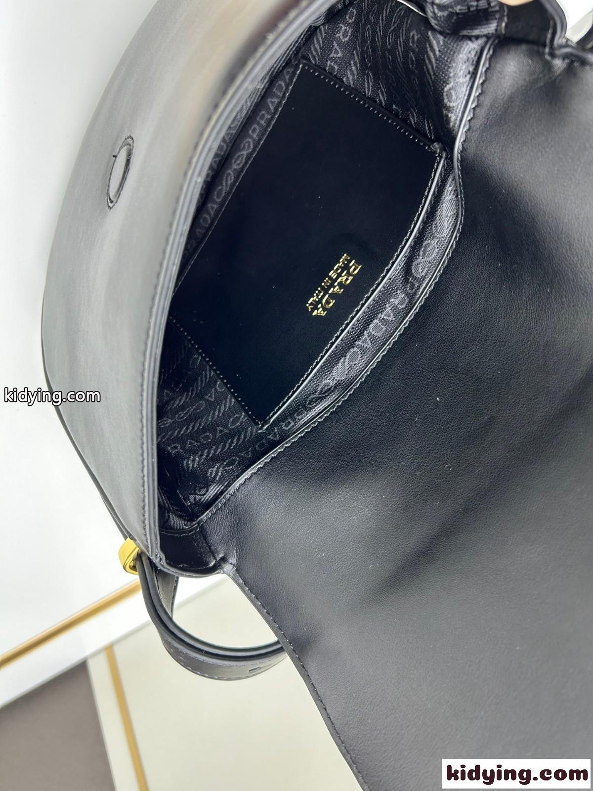 1BD365 人気 レザー ショルダーバッグ プラダ バッグ コピー ブラック-3