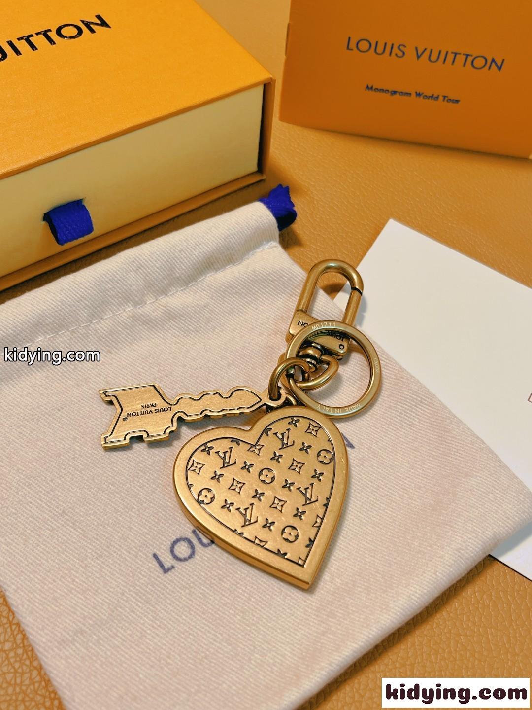 ルイヴィトン キーホルダー コピー キーホルダー・LV ラバーズ ハート-1