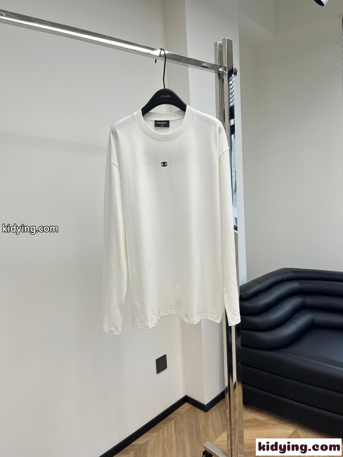 シンプル ロゴ ゆったり 長袖Tシャツ シャネル Tシャツ 偽物 ホワイト-0