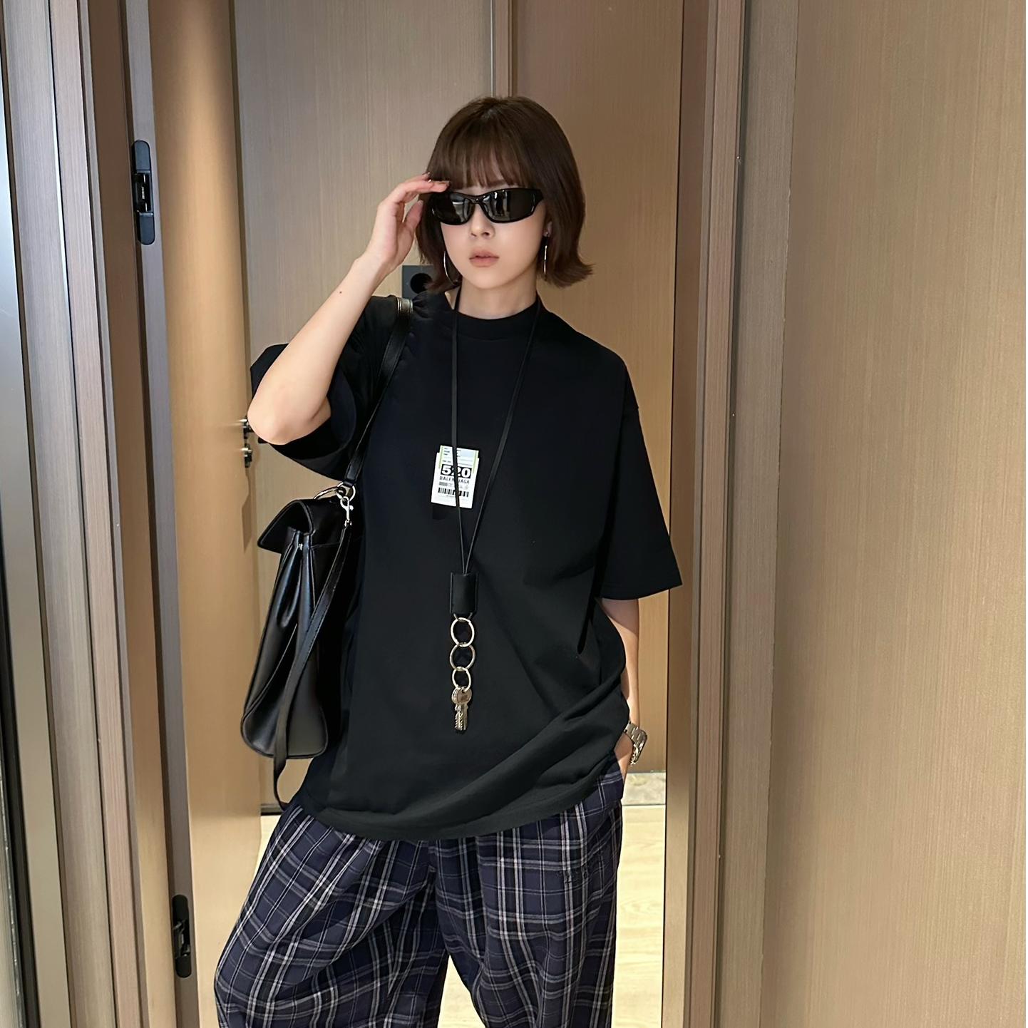 Airport Tag オーバーサイズ半袖Tシャツ バレンシアガ Tシャツ コピー ブラック-1