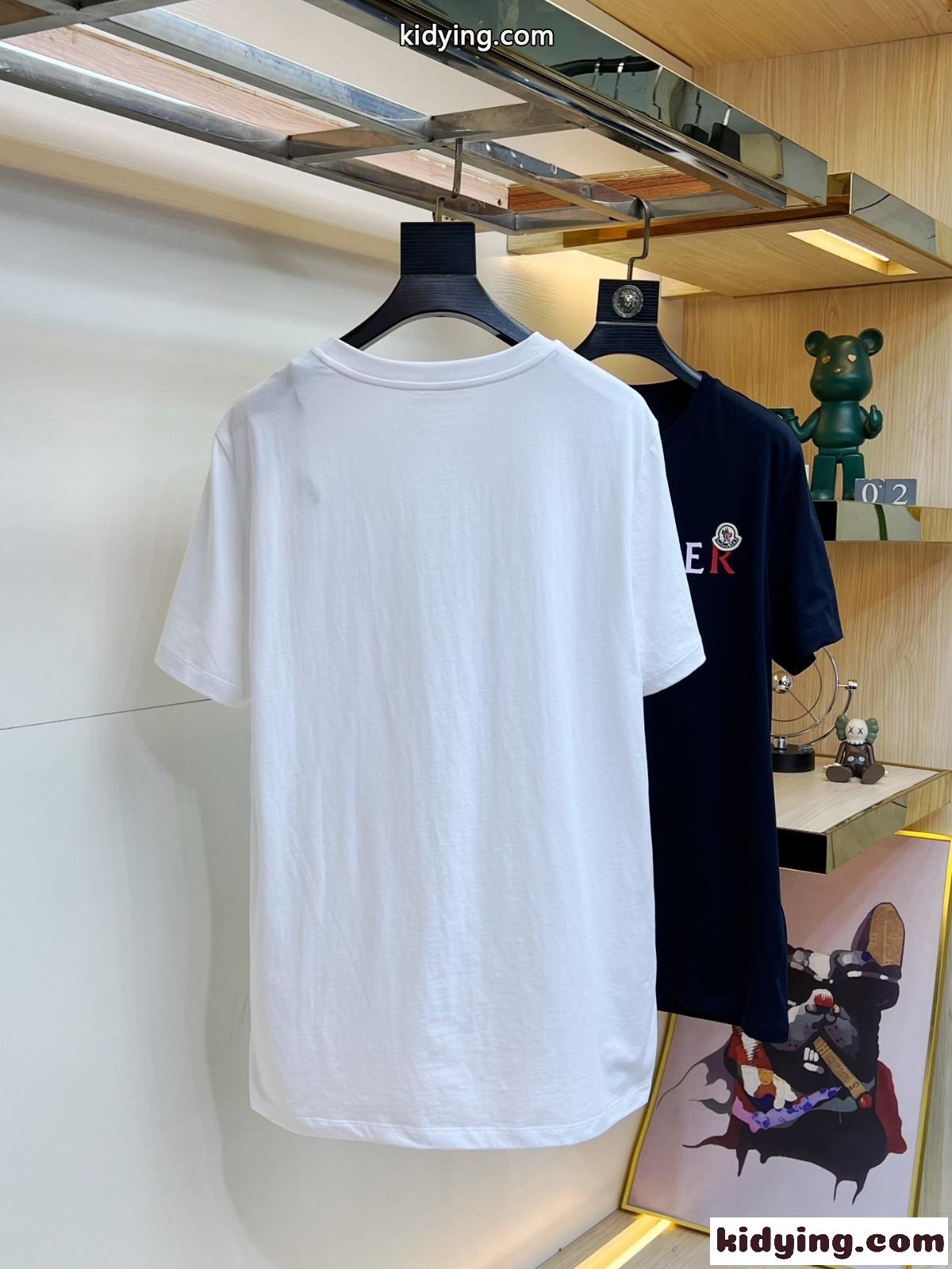 定番 人気 ラバーロゴ入りプリント モンクレール Tシャツ コピー 半袖 トップス-3